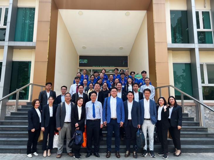 หารือความร่วมมือทางวิชาการกับ Nong Lam University