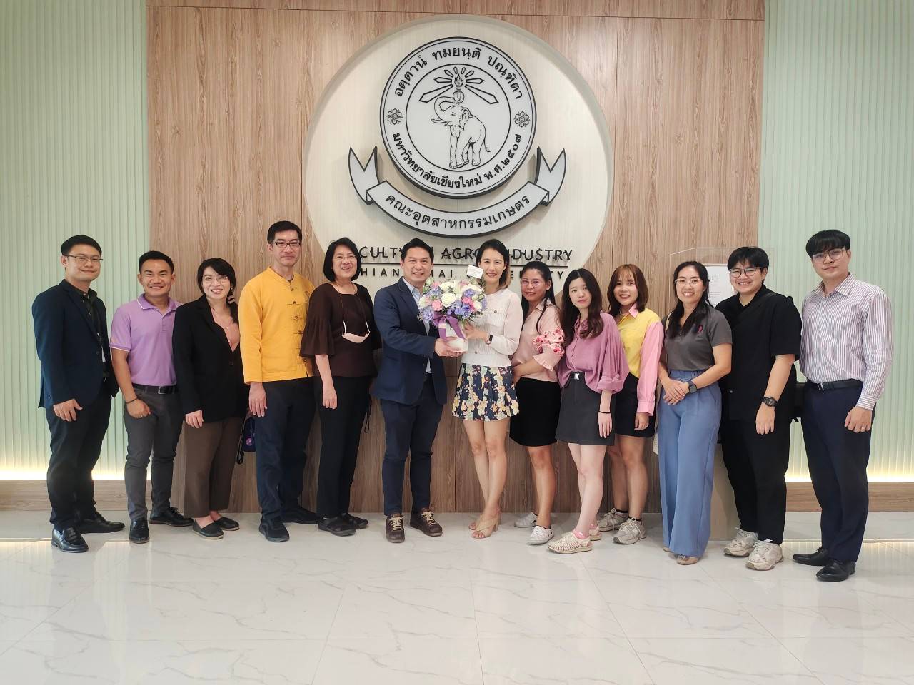 ให้การต้อนรับ คณะผู้แทน รศ.ดร.นพพล เล็กสวัสดิ์ เข้าแสดงความยินดีคณบดีคณะอุตสาหกรรมเกษตร