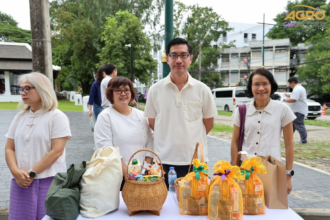 ร่วมพิธีทำบุญตักบาตรเนื่องในวันอาสาฬหบูชา และพิธีถวายเทียนพรรษา มหาวิทยาลัยเชียงใหม่ ประจำปี 2567