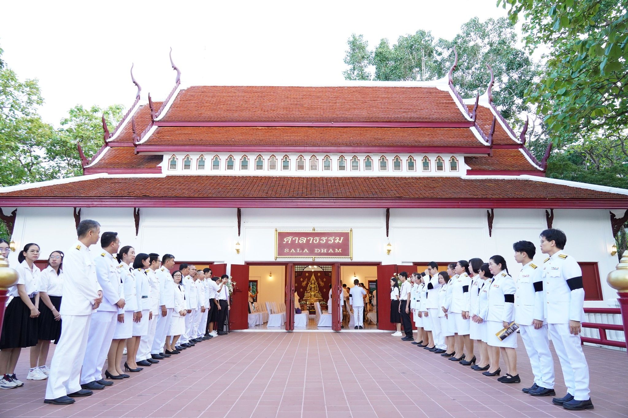 คณะอุตสาหกรรมเกษตร มช. เข้าร่วมพิธีสมโภชน้ำสรงและผ้าไตรพระราชทาน ถวายเป็นพระราชกุศลแต่พระบาทสมเด็จพระเจ้าอยู่หัว เนื่องในงานประเพณีเดินขึ้นดอย “วันวิสาขบูชา” ประจำปี พ.ศ. 2569