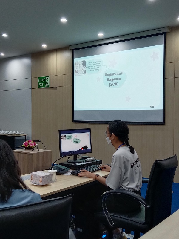 คณะนักศึกษาแลกเปลี่ยนจาก Nong Lam University นำเสนอโครงร่าง research project