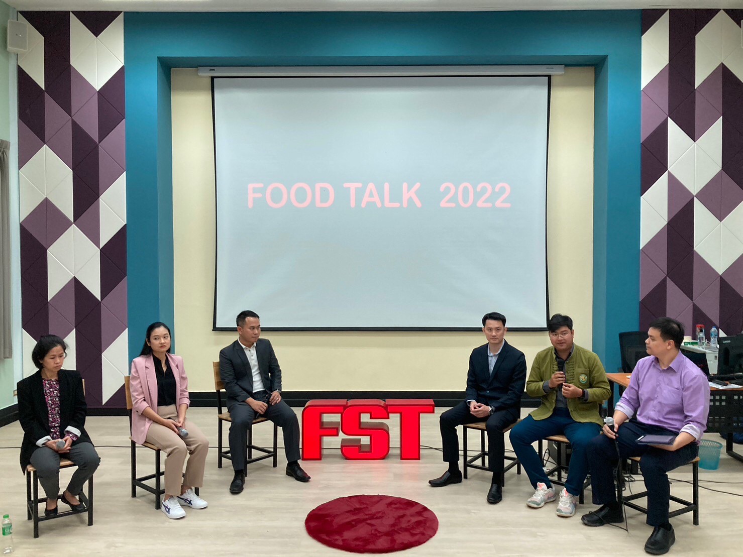 FOOD TALK 2022